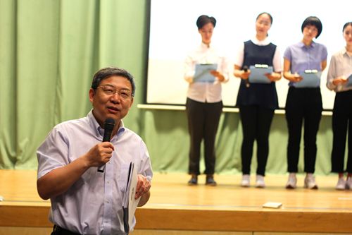 我校传播学院毕业设计答辩会火爆举行