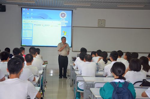 广东实验中学格致班与南山班到我校学习交流