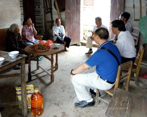 校领导带队家访我校特困生和慰问自主创业毕业生