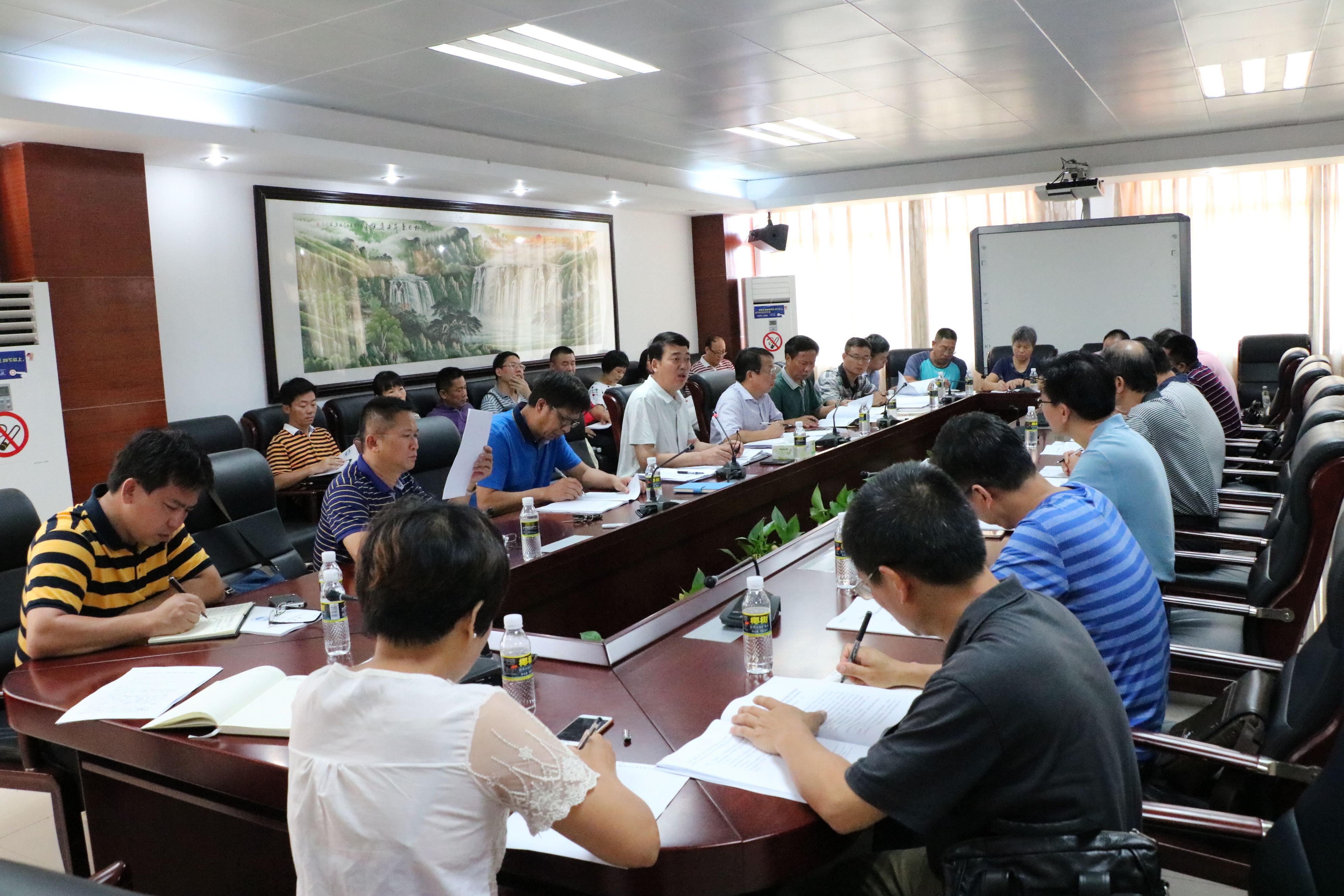 校党委书记武耀廷主持召开基层党建工作专题会议 | 海南大学 | Hainan University