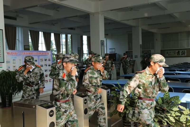 我校举行防空疏散暨消防应急演练活动