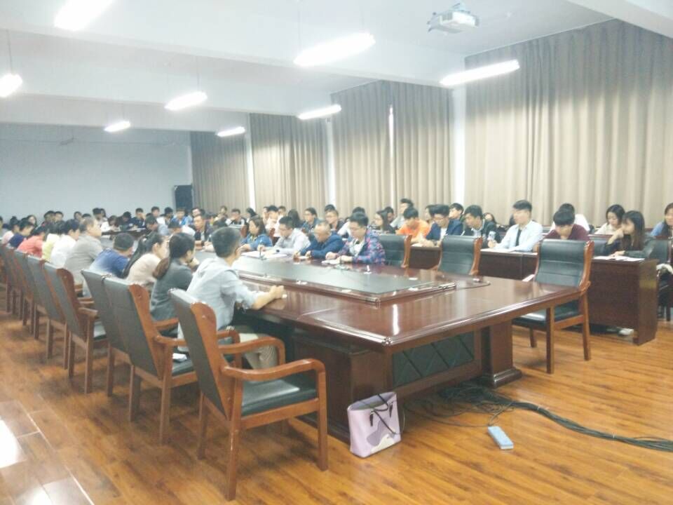 校团委召开“用心关爱学生成长、着力提升管理水平”专题座谈会