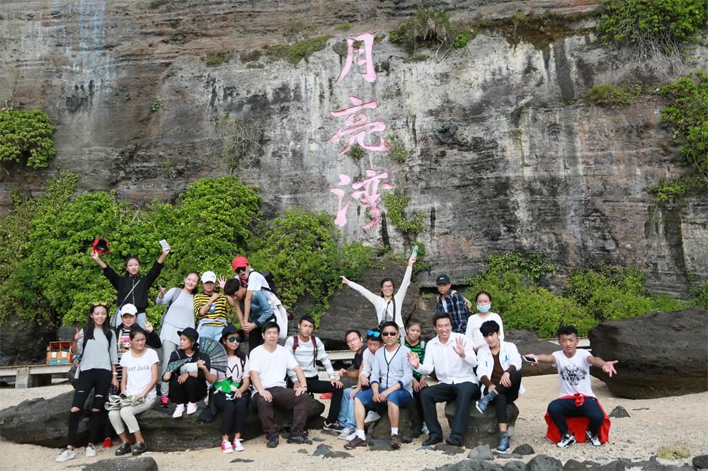 动画学院16级、西藏班门生涠洲岛色彩写生教学实践运动