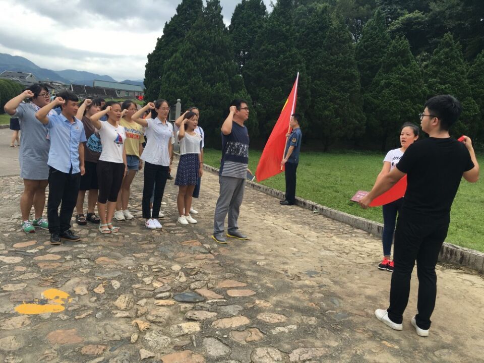 马克思主义学院“追根溯源、红旗不倒”调研团赴福建江西开展实践调研